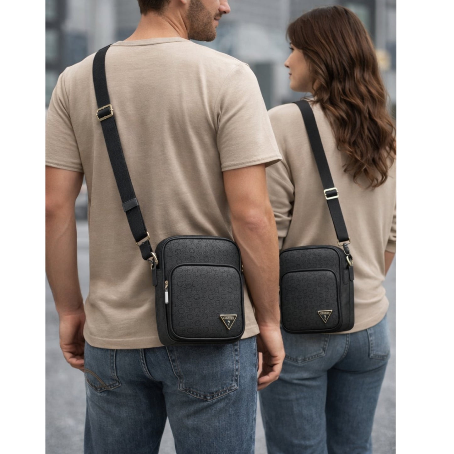 Morral Guess Crossbody Negro con Monograma RSG988091